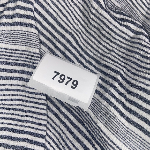 Torrid Top Womens 2 Gray White Striped Cap Sleeve V Neck Stretch Casual Buttons - Picture 14 of 14